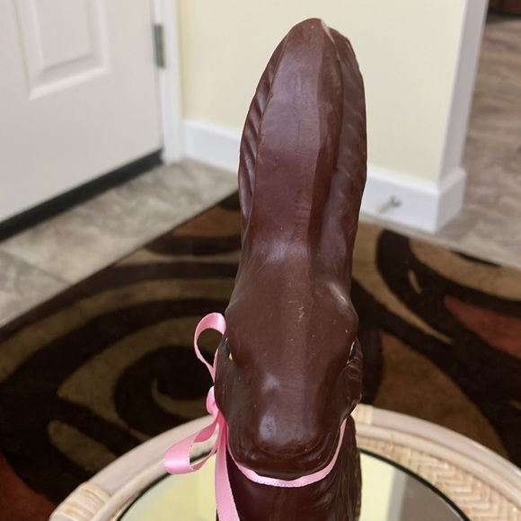 VINTAGE SC  FAUX CHOCOLATE RESIN HAND PAINTED RABBIT PINK BOW & FLOWERS USA MADE - Picture 13 of 15